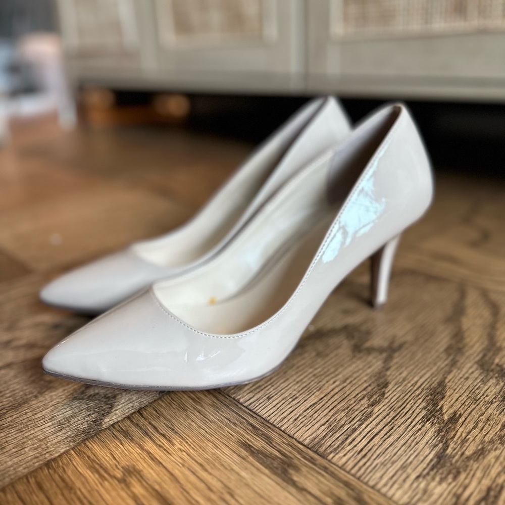 Kelly & Kate nude heel, 3 in, size 10.